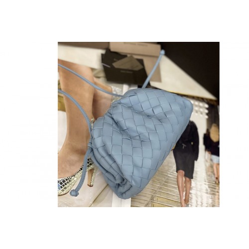 Bottega Veneta Mini Pouch in Blue Nappa leather