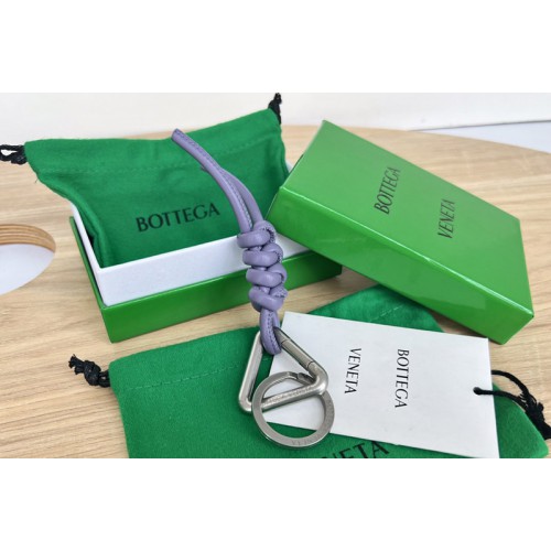Bottega Veneta Triangle Key Ring in Purple