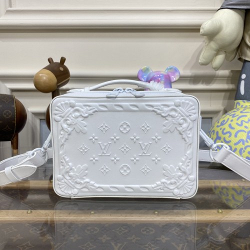 Louis Vuitton M21833 Handle Soft Trunk bag in White Calf leather
