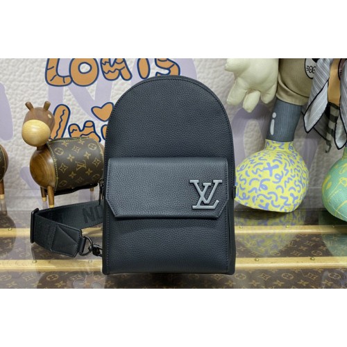 Louis Vuitton M23736 Pilot Slingbag in Black Cowhide leather Louis Vuitton M23736 Pilot Slingbag in Black Cowhide leather