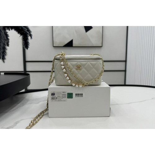 Chanel AP3784 Clutch With Chain Bag in White Lambskin Chanel AP3784 Clutch With Chain Bag in White Lambskin